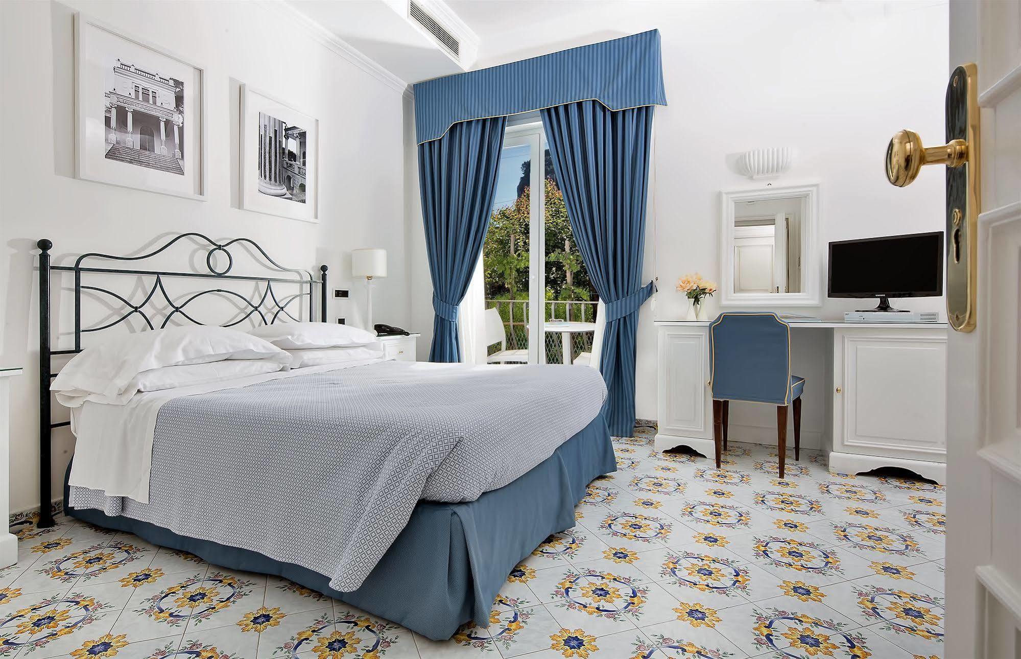 Hotel Canasta Капри Екстериор снимка