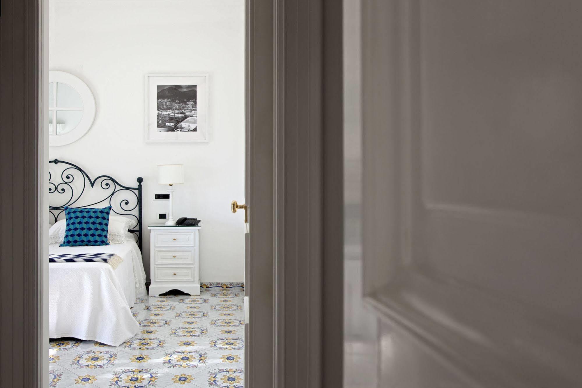 Hotel Canasta Капри Екстериор снимка