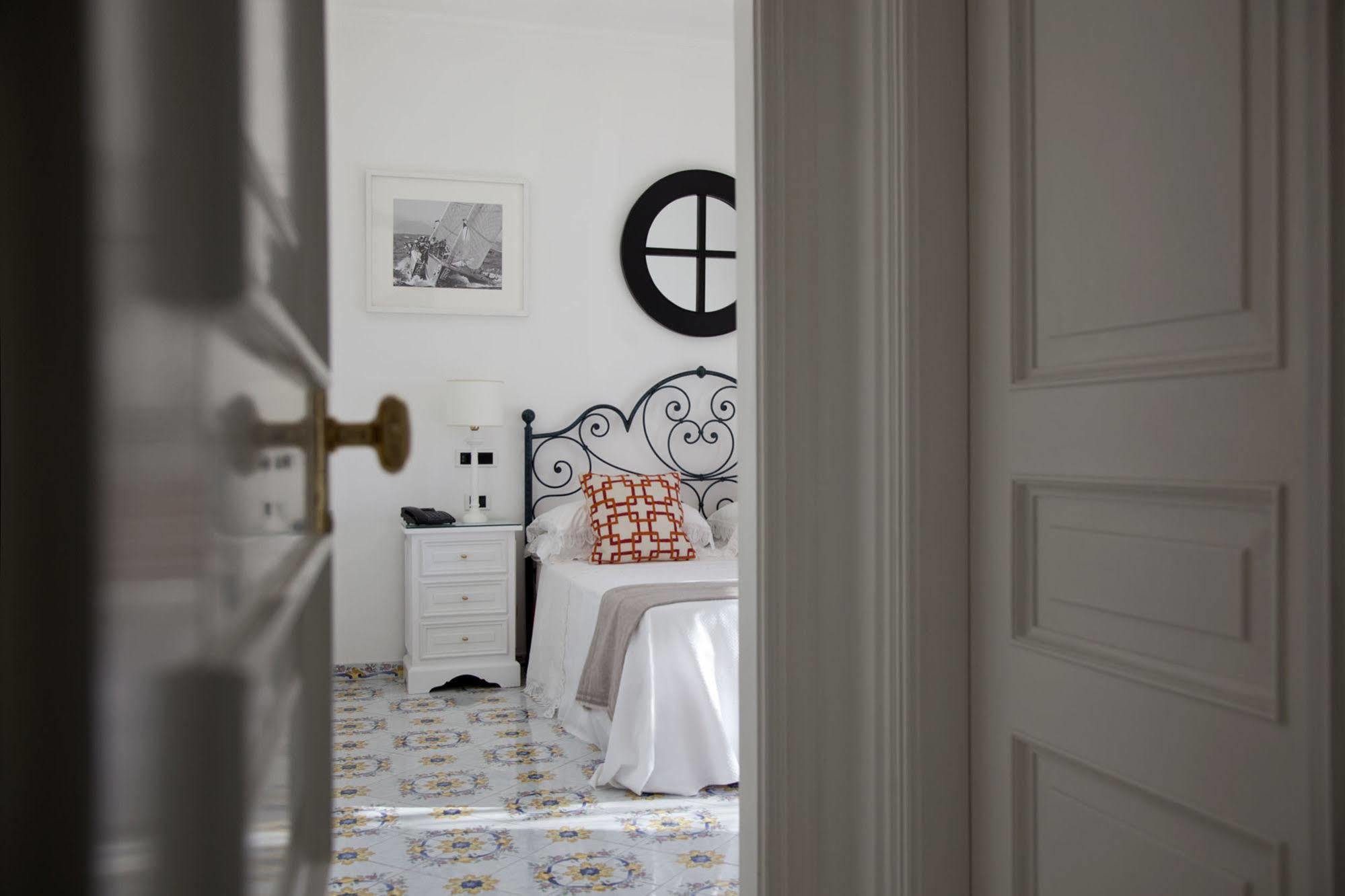 Hotel Canasta Капри Екстериор снимка