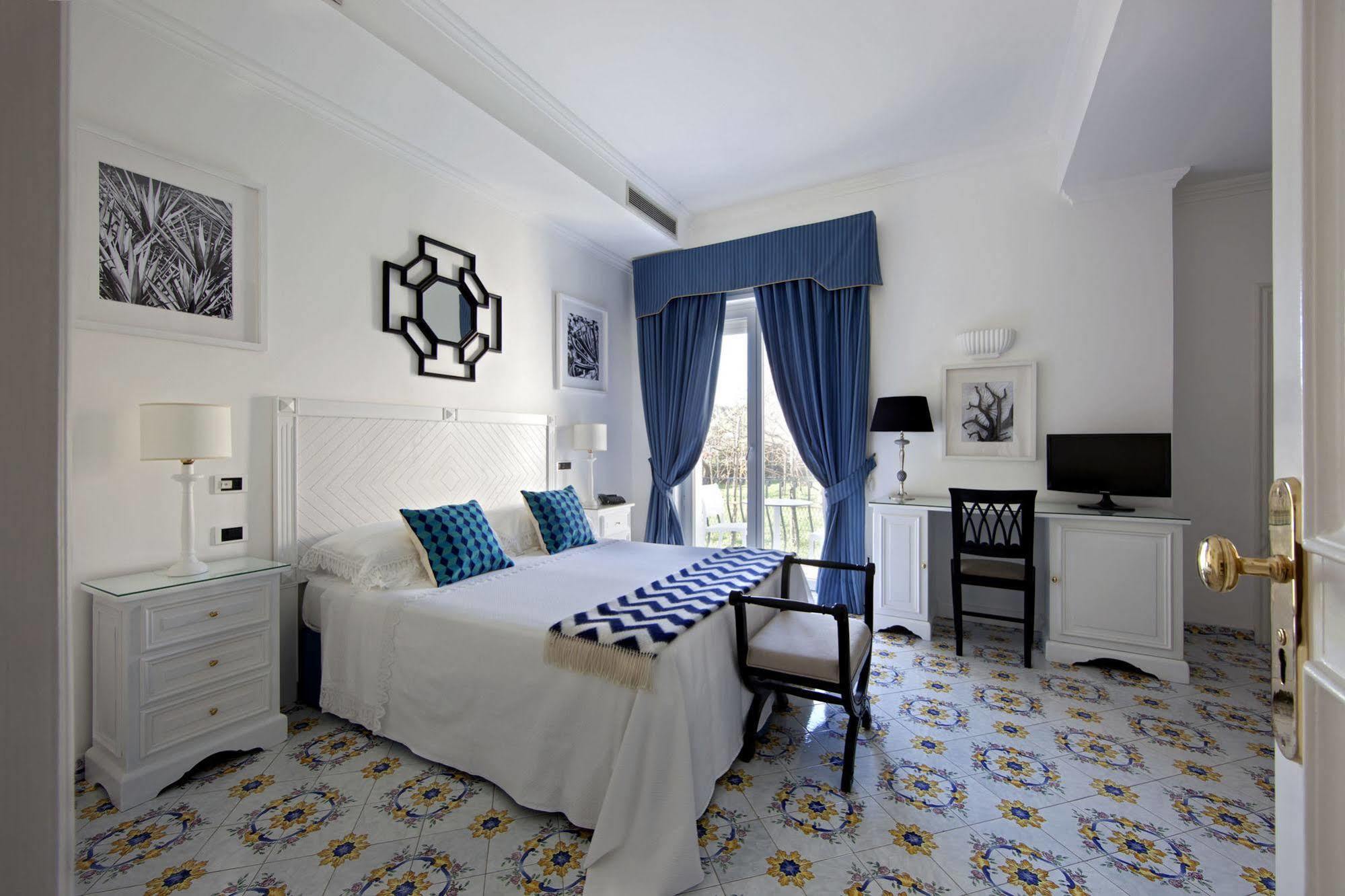 Hotel Canasta Капри Екстериор снимка