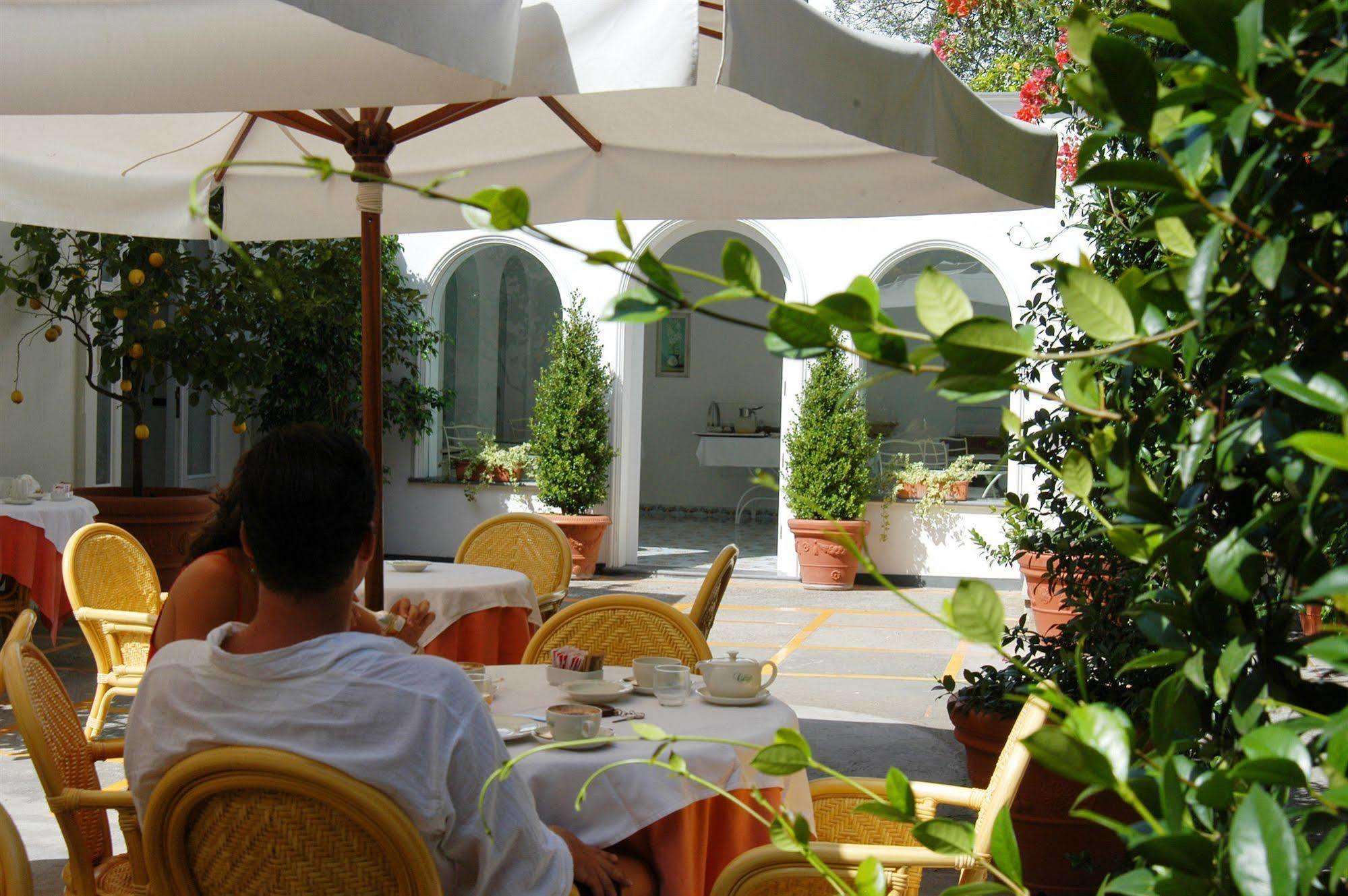 Hotel Canasta Капри Екстериор снимка