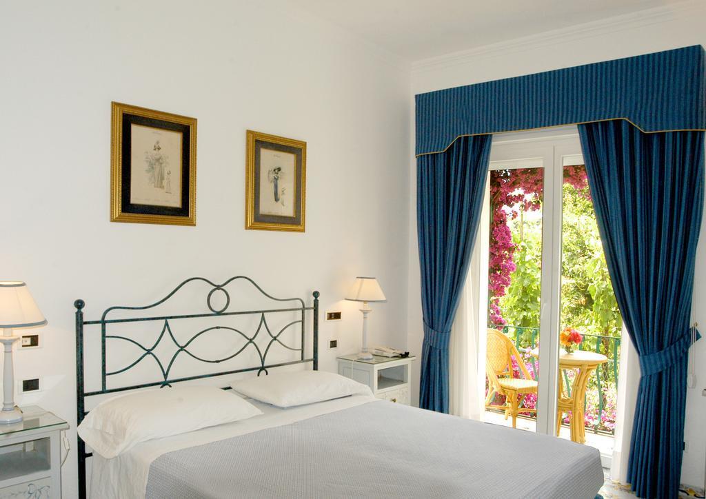 Hotel Canasta Капри Екстериор снимка